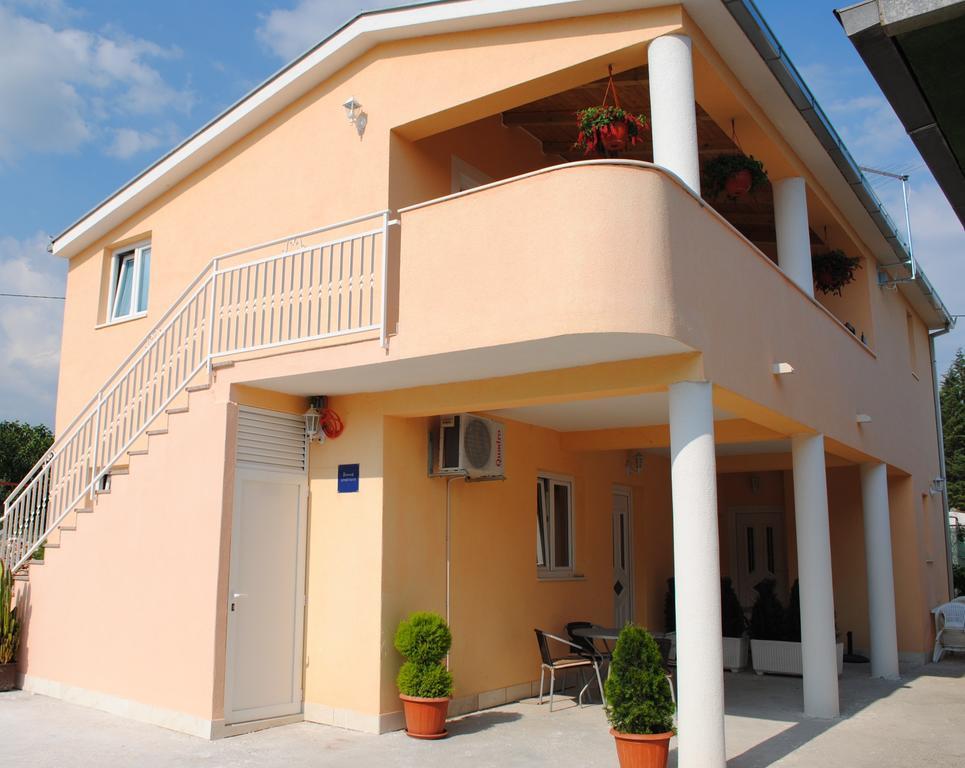 Apartments Kairos - Bili 9 Kaštela Zimmer foto