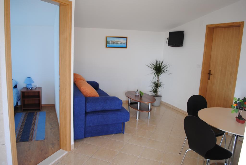 Apartments Kairos - Bili 9 Kaštela Zimmer foto