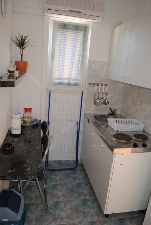 Apartments Kairos - Bili 9 Kaštela Zimmer foto